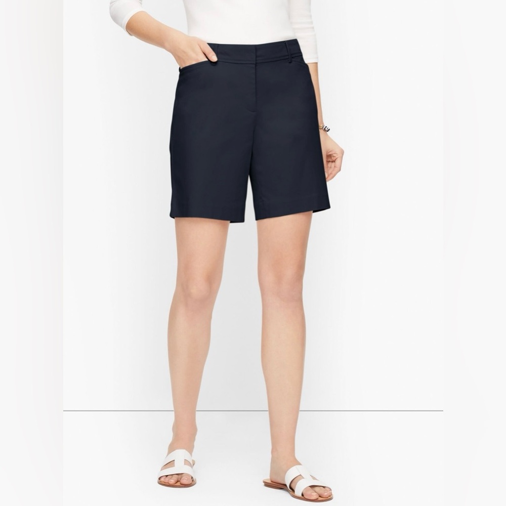 Talbots 7 inch Navy Classic Chino Women’s Shorts Size 14 NWT